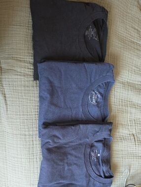 3 True Classic Crewneck Tees in Black and Navy